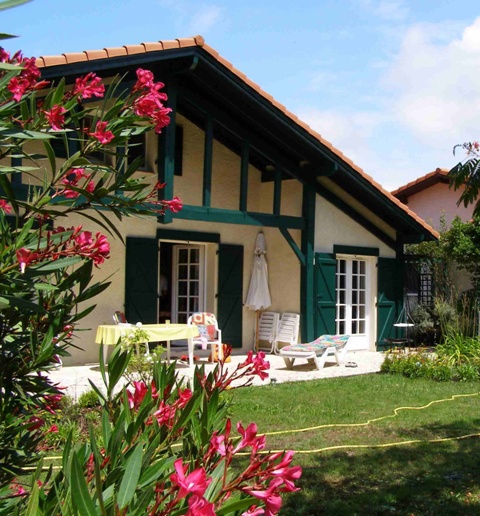 Vue sur le jardin 'Villa La Belle Vie'